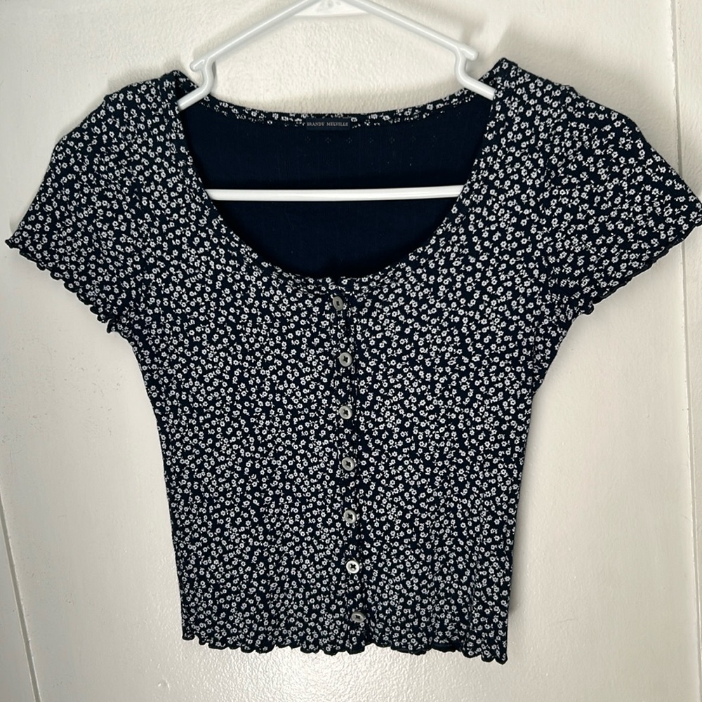 Brandy Melville baby tee - Picture 1 of 2